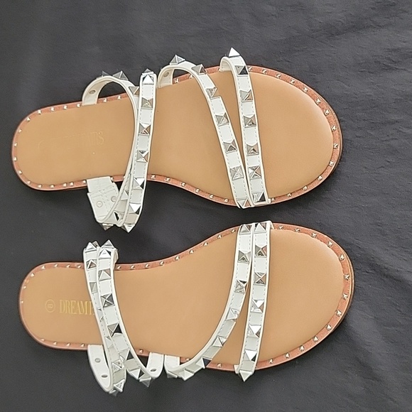 Sandals - Picture 3 of 4